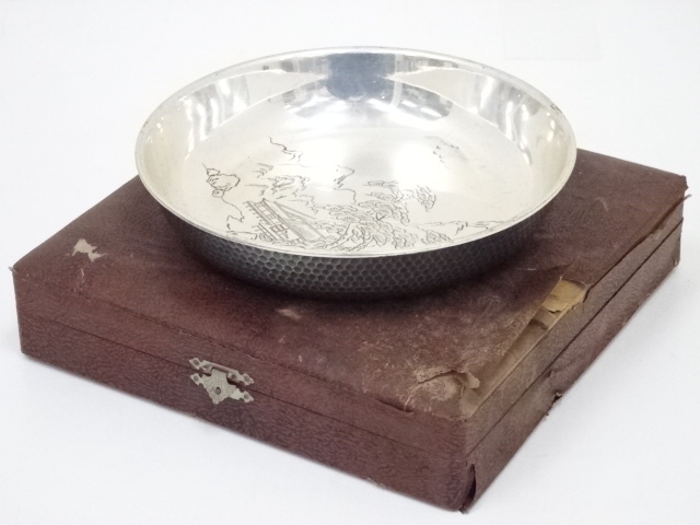 一秀刀　山水図菓子器